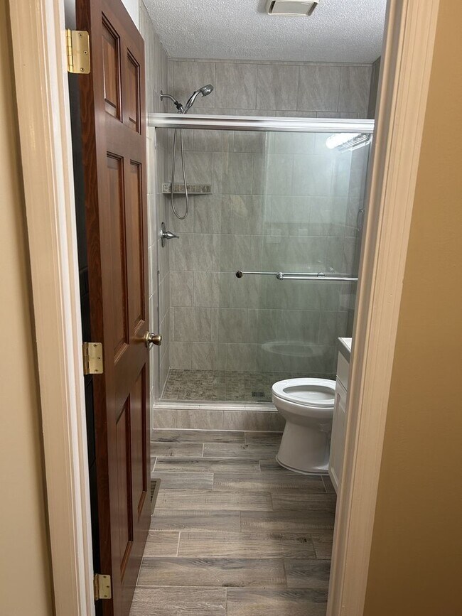 Building Photo - 580 Highland Ave NW