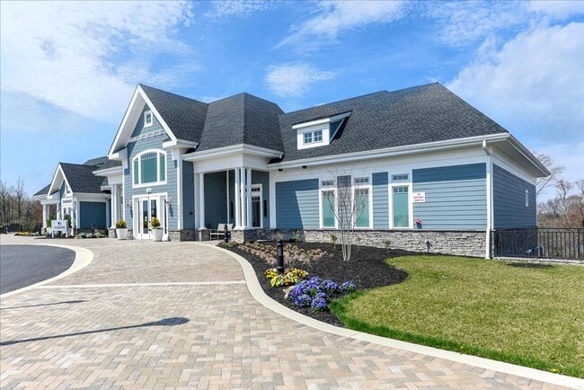 Building Photo - 1 month free with 24-month lease! Attracti...