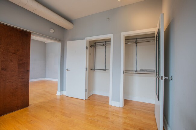 Building Photo - Beautiful 1 BR/1 BA Condo in Chinatown East!