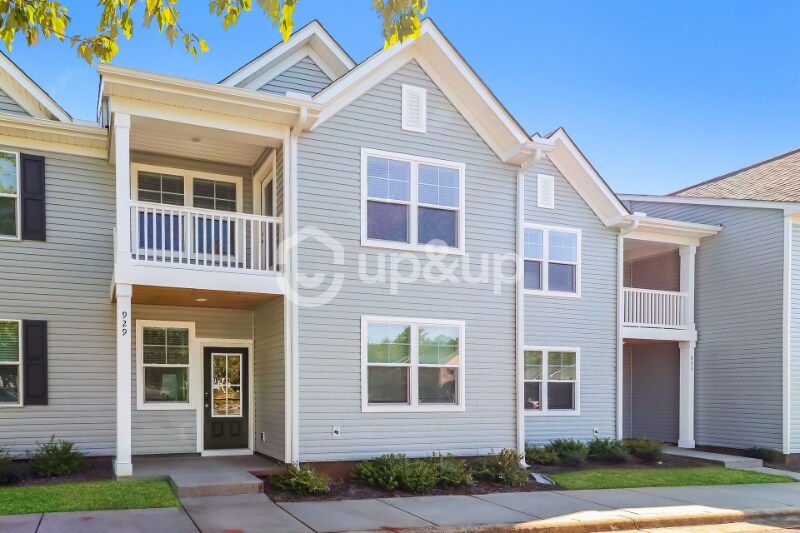 Building Photo - 929 Ranchero St