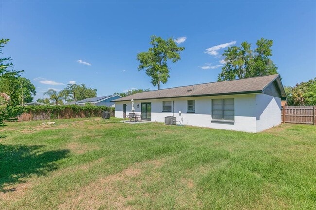 Building Photo - 1612 Berkshire Dr