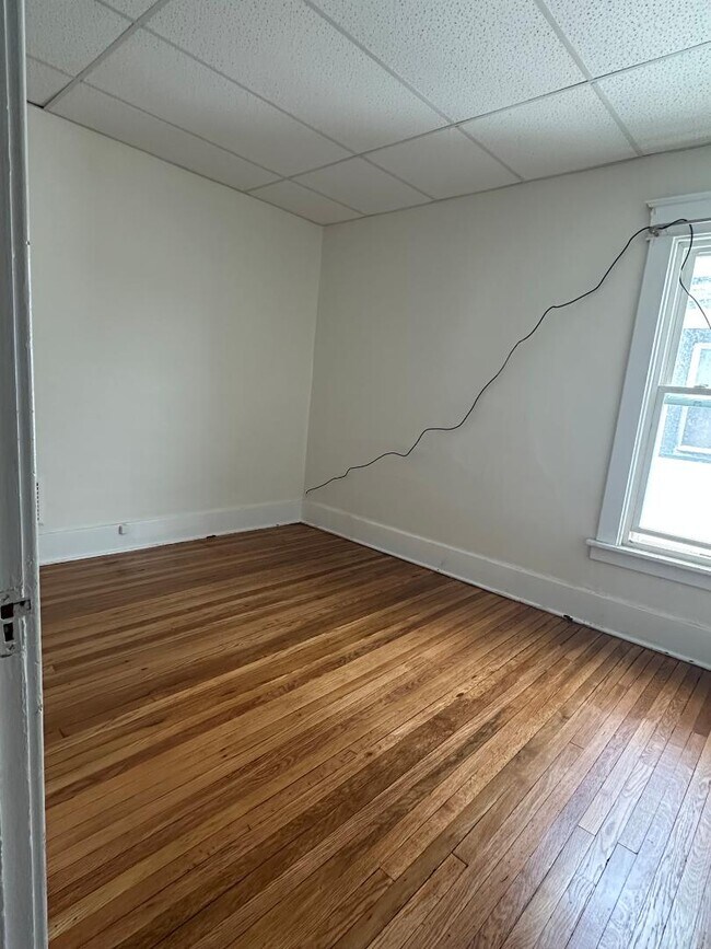 Building Photo - 252 Cumberland Ave