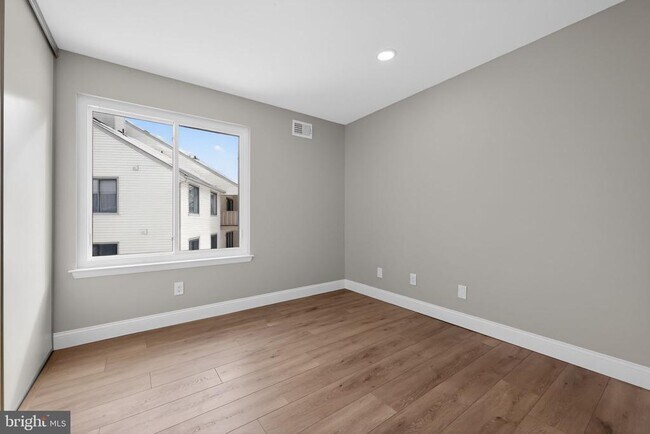 Building Photo - 306 The Woods