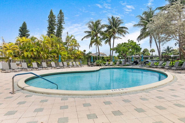 Building Photo - 2851 S Ocean Blvd