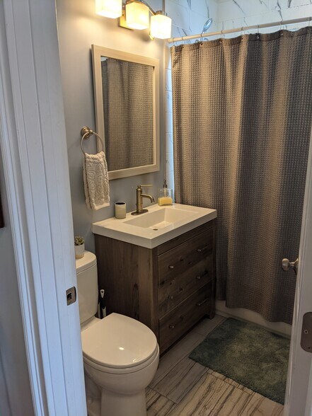 Building Photo - 113 3rd St