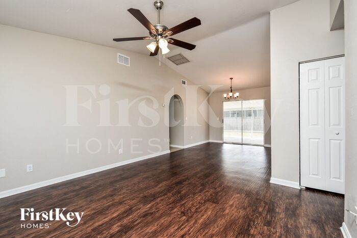 Building Photo - 18525 Sebring Rd