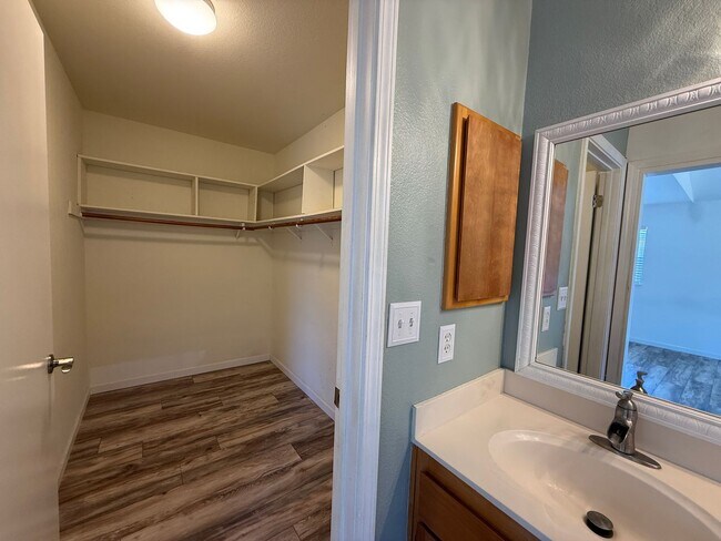 Building Photo - 243 Rio Mesa Ct