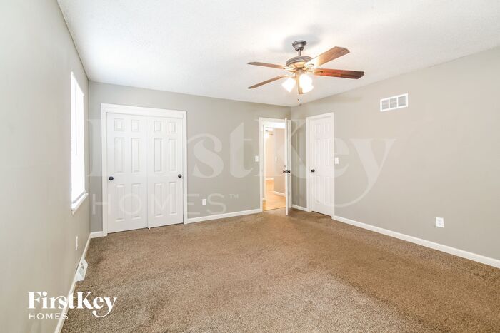 Building Photo - 1301 SW 20 St