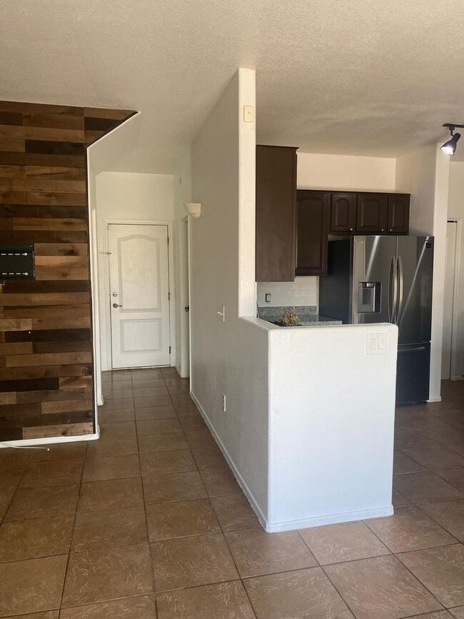 Building Photo - 7805 S Hidden Places Loop