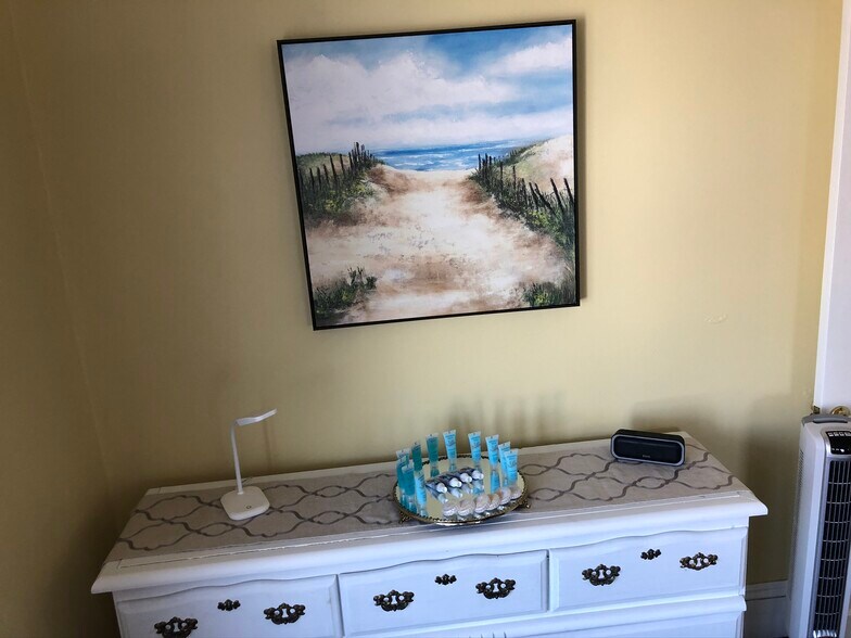 Building Photo - 10 Commonwealth Ave