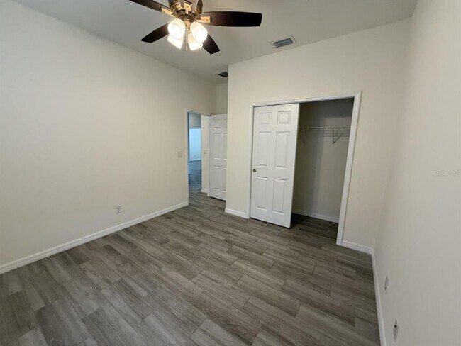 Building Photo - 397 Baytree Dr