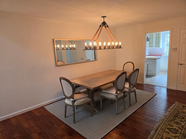 Building Photo - Tri Level Townhouse located in a Gated Com...