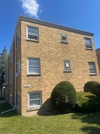Building Photo - 7074 W Diversey Ave