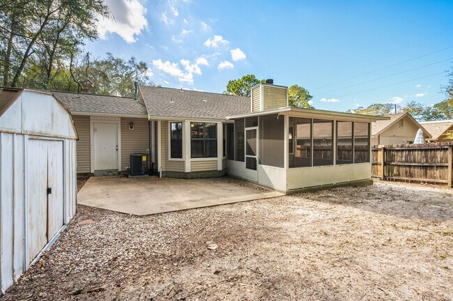 Building Photo - 206 Esmond Ct