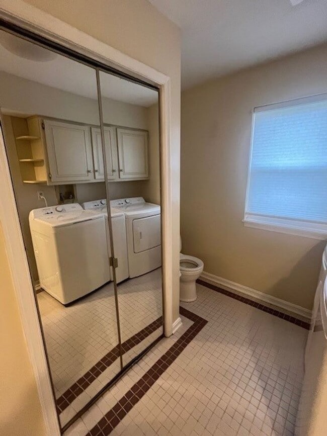 Building Photo - LOVELY CAPE COD WITH 4 BEDS, 2 BATHS AND GARAGE