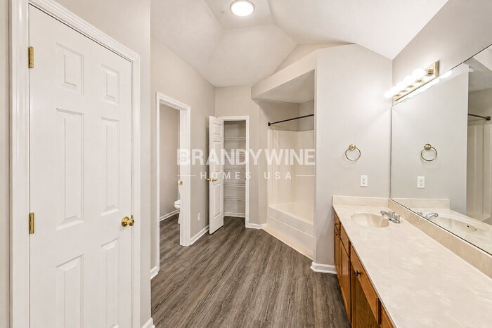 Building Photo - 5597 Blackburg Dr