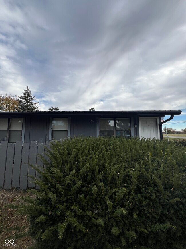 Primary Photo - 2000 Indianapolis Rd