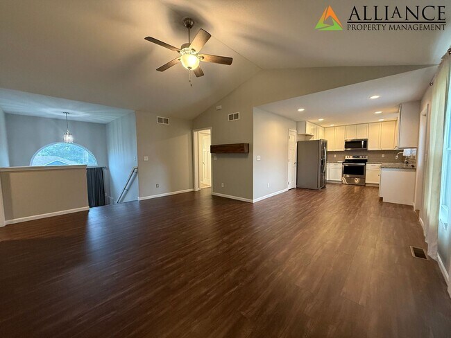 Building Photo - 112 Quail Ct