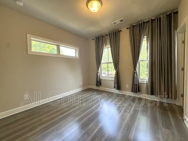 Building Photo - 1529 Huntwood Ct