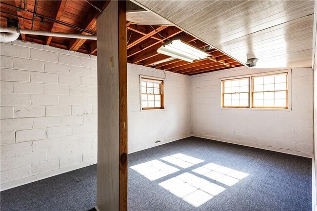 Building Photo - 2418 Sagamore Hills Dr