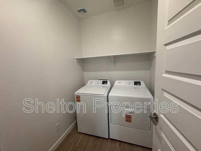 Building Photo - 17746 W Turquoise Ave
