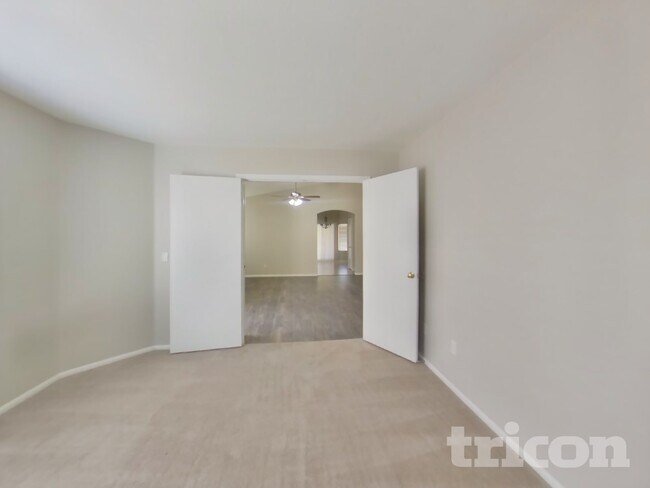 Building Photo - 40175 N Costa Del Sol Dr