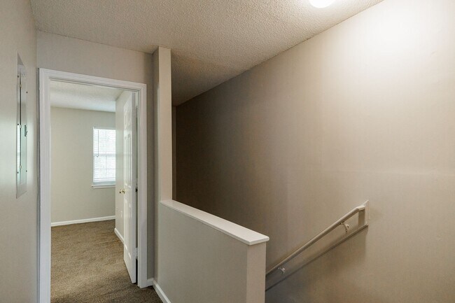 Building Photo - 215 Jennings Mill Rd