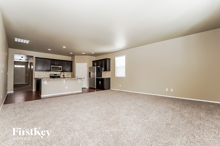 Building Photo - 6464 N Ensenada Ct