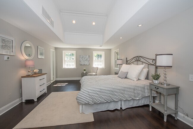 Building Photo - Luxury 4 Bed / 2.5 Bath Home - Great Wayne Location