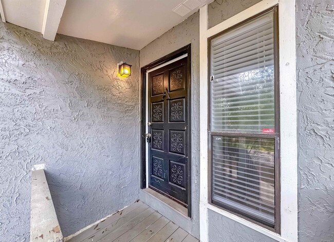 Building Photo - 3735 Donovan Dr