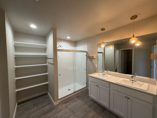 Building Photo - * MOVE IN SPECIAL * Beautiful 4 Bedroom 2 Bath Home in Wollforth Near a Beautiful Park!