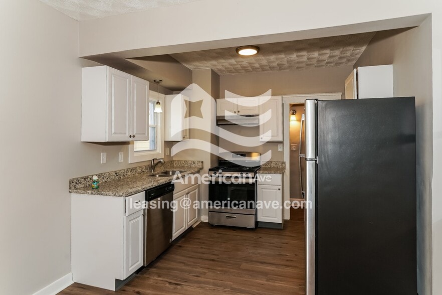 Building Photo - 1542 E 173rd St