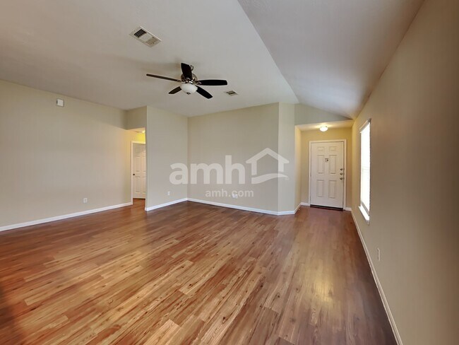 Building Photo - 20 Mira Loma Dr