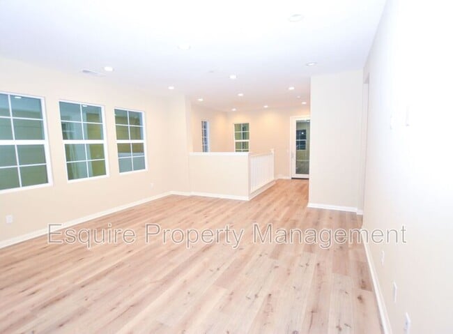 Building Photo - 2725 Navajo St