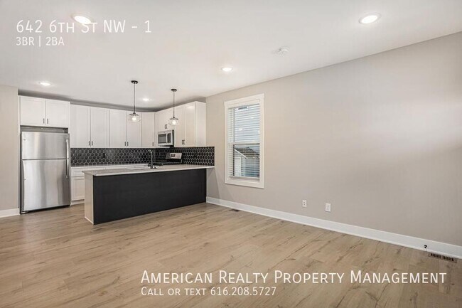 Building Photo - 642 6th St NW