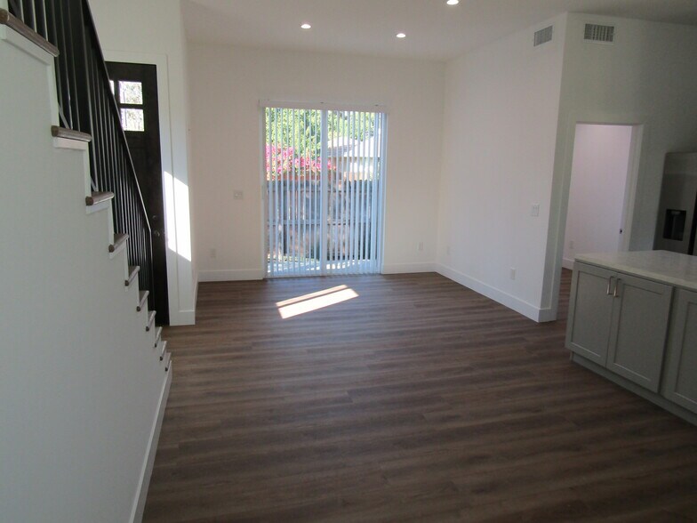 living room - 21206 De La Osa St