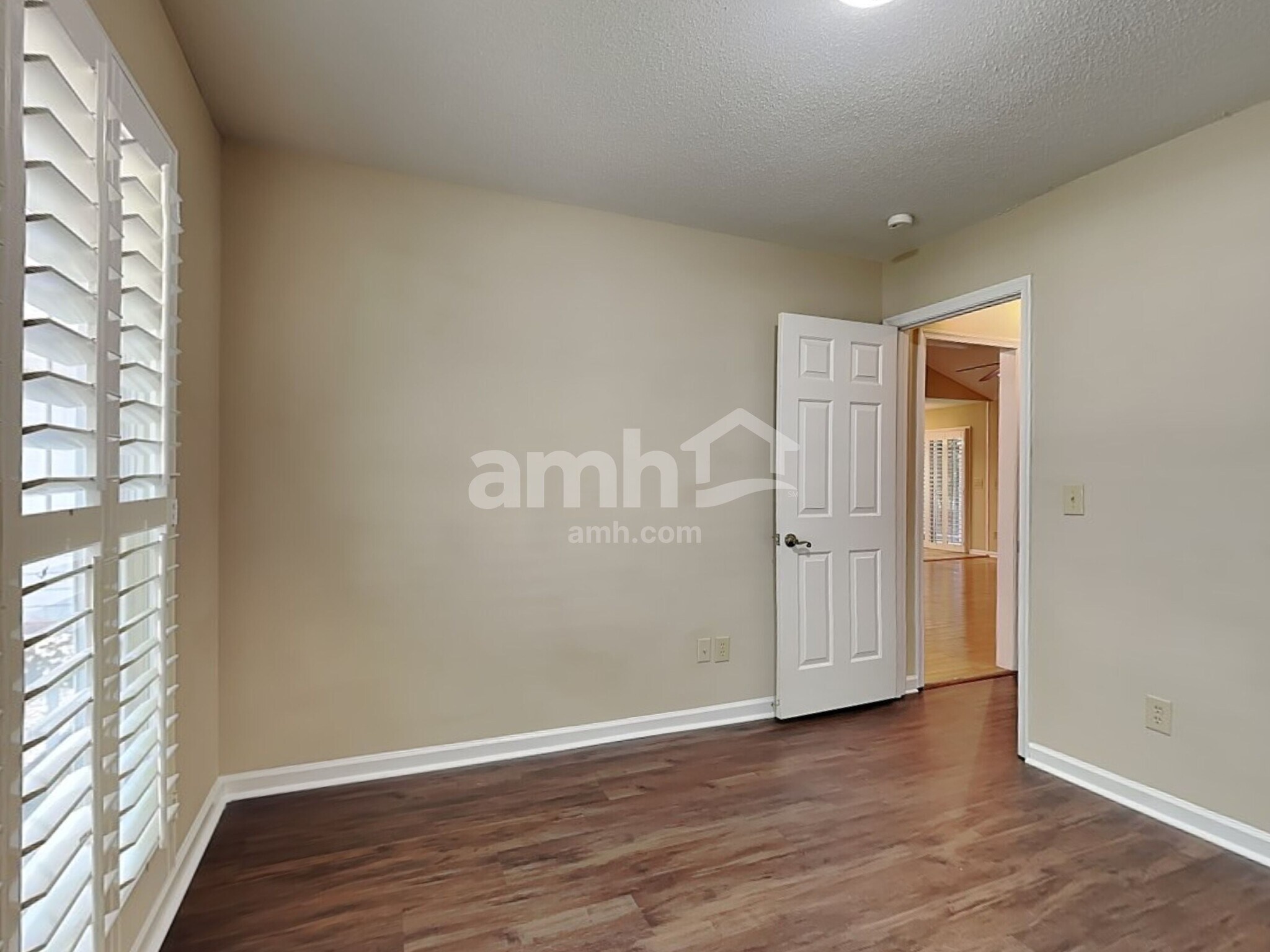 Building Photo - 3109 Southampton Dr