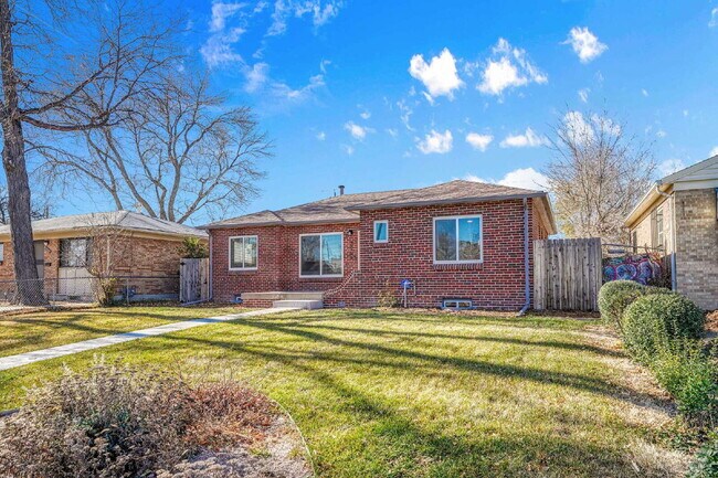 Building Photo - $3,595.00, $300 OFF First Months' Rent - 4 Bedroom, 3 Bath, Single Family Home in Denver with Fin...