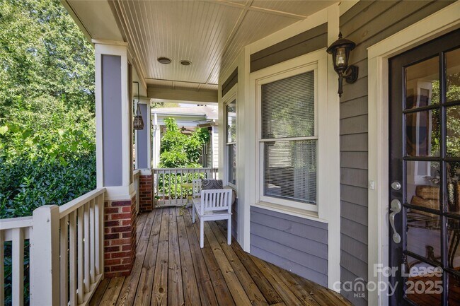 Building Photo - 909 Woodruff Pl