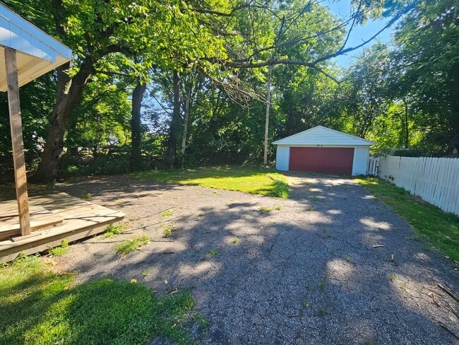 Building Photo - Spacious 4-Bedroom Cleveland Home with Updated Flooring & 2-Car Garage