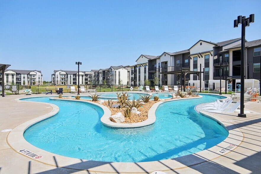 Primary Photo - View at Manor Crossing