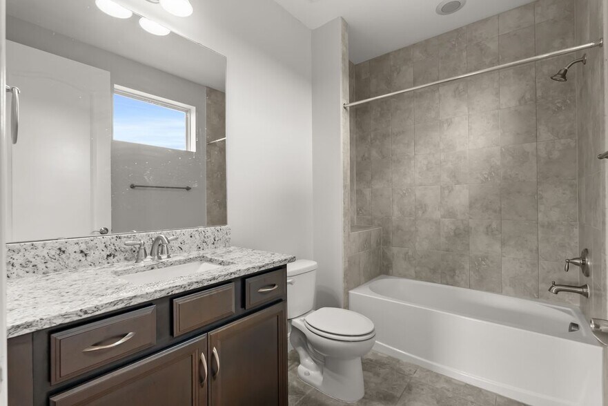 Building Photo - 14085 Alafaya Oak Bnd