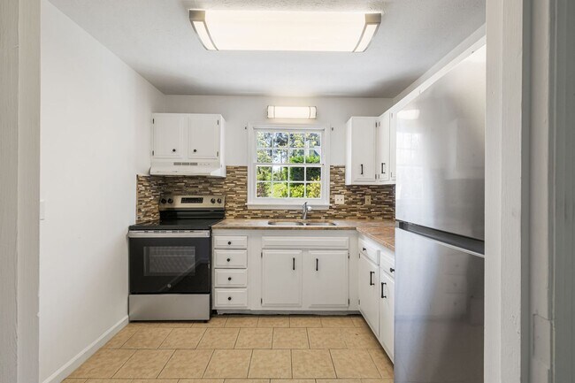 Building Photo - Chiles Avenue