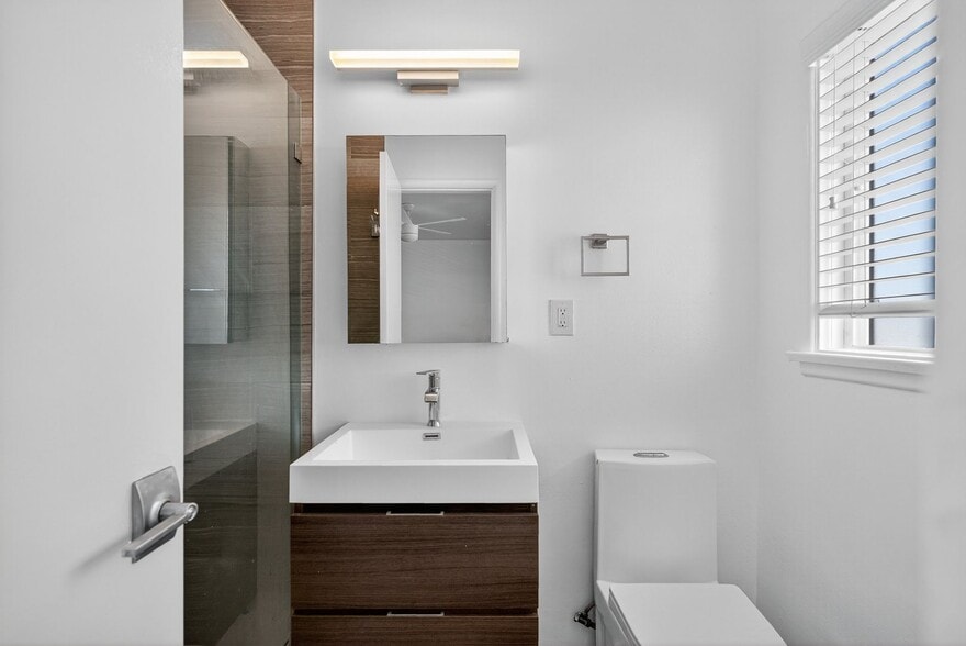 Building Photo - 4308 E 4th St