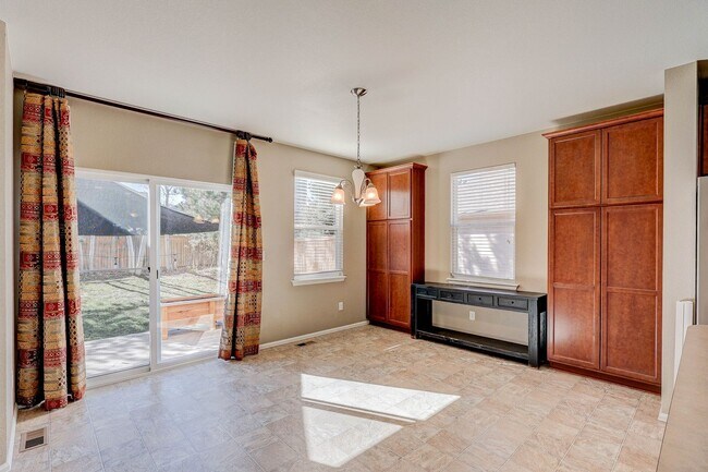 Building Photo - 5 bedroom single family home in Castle Rock.