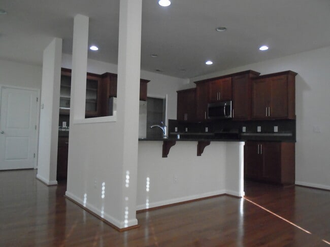 Building Photo - 3 Bedroom Bothell, Sommerwood Home