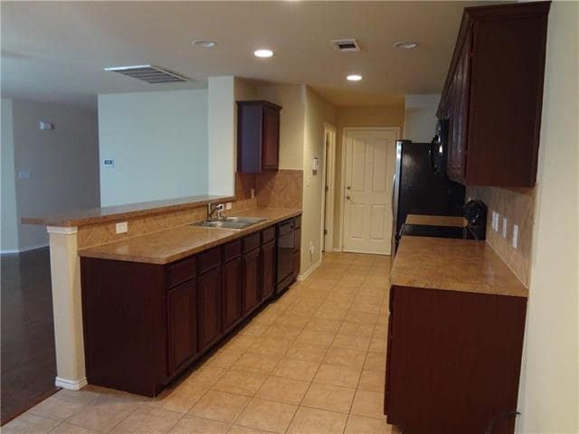 Building Photo - 904 Mazatlan Ct