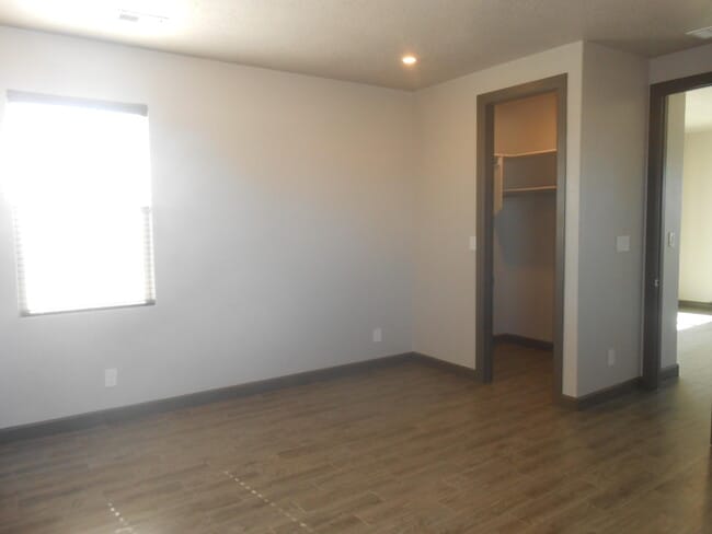Building Photo - 2215 Stieglitz Ave SE