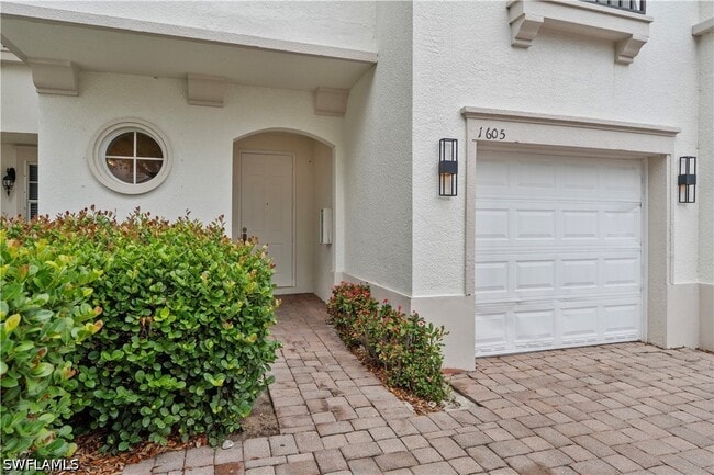 Building Photo - 7009 Romana Way