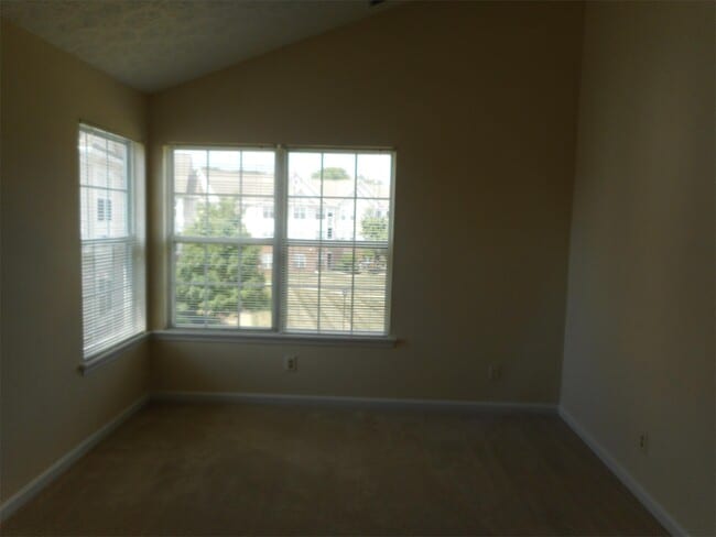 Building Photo - 104 Bayland Dr